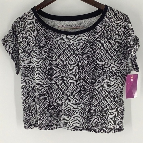 AEROPOSTALE Geometric tribal short sleeve crop top - Picture 3 of 9